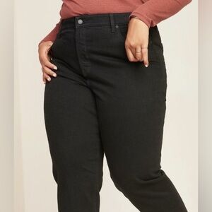 Old Navy black high rise curvy OG straight jeans distressed, raw hem size 24.